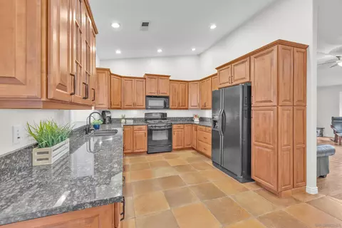 Kitchen - 23540 Oriente Way, Ramona, CA 92065 photo 1 of 4