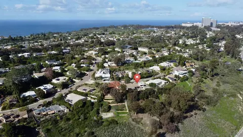 View/Area - 3129 Bremerton Pl, La Jolla, CA 92037 photo 4 of 5