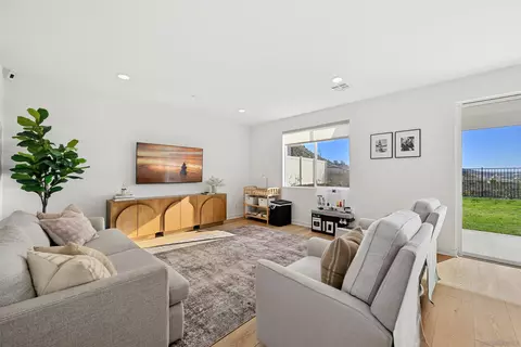 Living - 35158 Orchard Trl, Fallbrook, CA 92028 photo 2 of 3