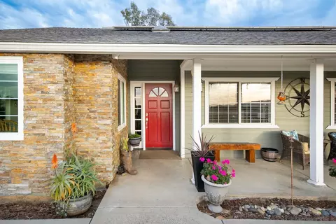 30073 Alta Mira Ln, Valley Center, CA 92082