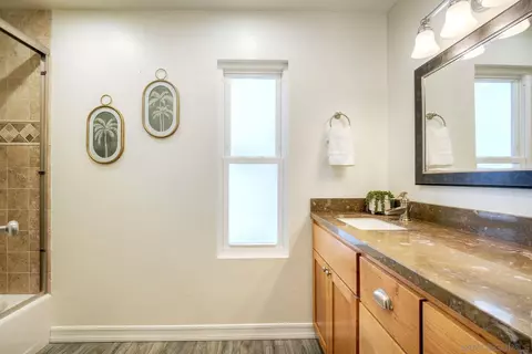 Bath - 17240 Cuvee Ct, Poway, CA 92064 photo 3 of 4