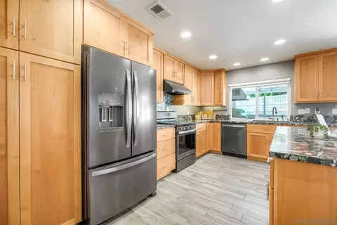 Kitchen - 17240 Cuvee Ct, Poway, CA 92064 photo 3 of 5