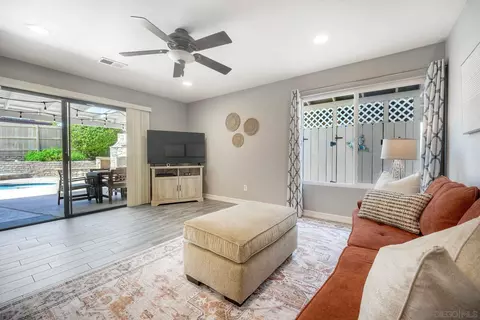 Living - 17240 Cuvee Ct, Poway, CA 92064 photo 4 of 4