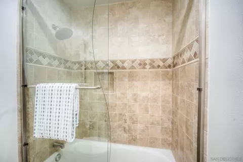 Bath - 17240 Cuvee Ct, Poway, CA 92064 photo 4 of 4