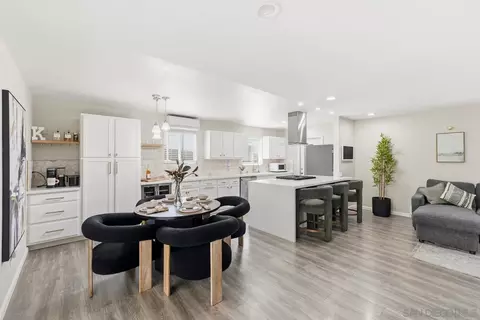 465 Parkbrook St, Spring Valley, CA 91977