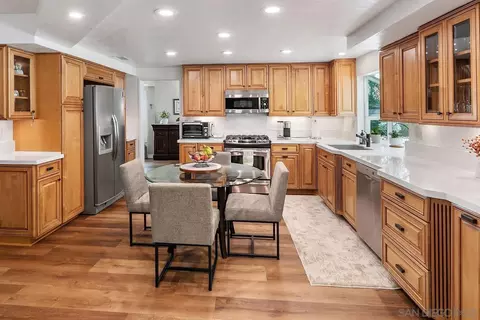 Kitchen - 14922 Derringer Rd, Poway, CA 92064 photo 4 of 5