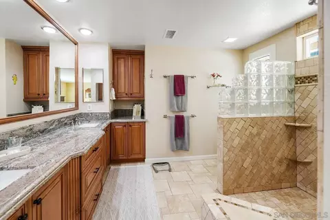 Bath - 14922 Derringer Rd, Poway, CA 92064 photo 1 of 4