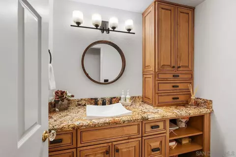 Bath - 14922 Derringer Rd, Poway, CA 92064 photo 4 of 4