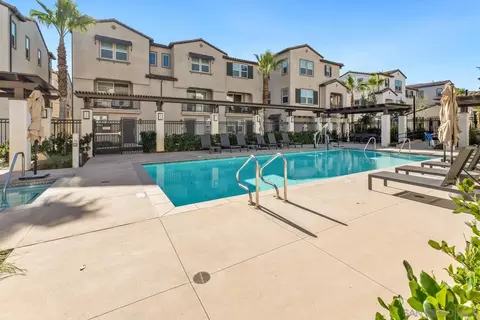 2328 Columba Gln, Escondido, CA 92025