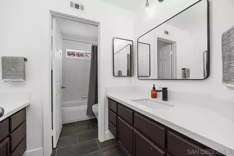 Bath - 1607 Via Otano, Oceanside, CA 92056 photo 4 of 4
