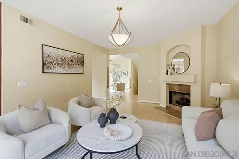 Living - 1547 Caminito Solidago, La Jolla, CA 92037 photo 5 of 5