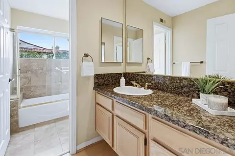 Bath - 1547 Caminito Solidago, La Jolla, CA 92037 photo 5 of 7