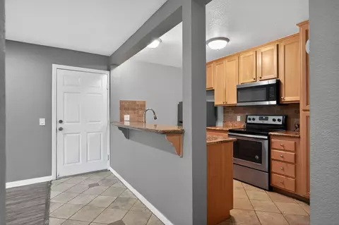 Entry Way - 9860 Dale Ave #B9, Spring Valley, CA 91977 photo 1 of 3