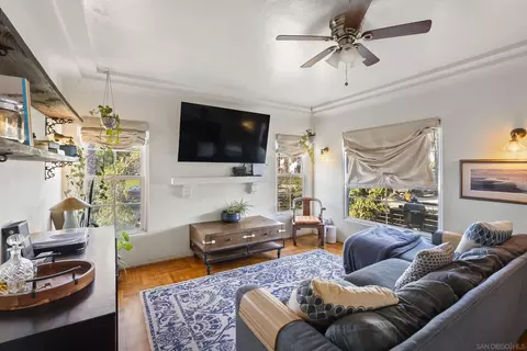 Living - 2003 Ebers St, San Diego, CA 92107 photo 4 of 6