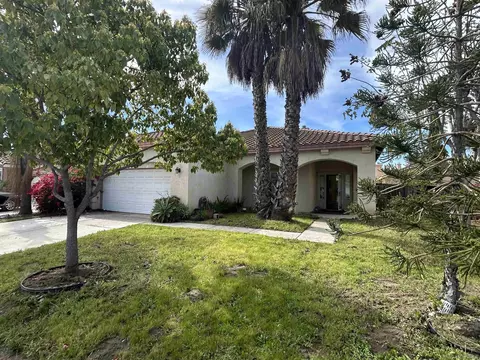 Exterior - 505 Portico Dr, Oceanside, CA 92058 photo 2 of 4
