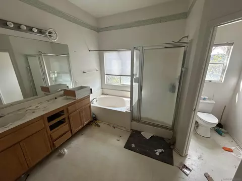 Bath - 505 Portico Dr, Oceanside, CA 92058 photo 3 of 3