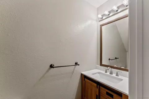 Bath - 1632 Presioca St #3, Spring Valley, CA 91977 photo 1 of 2