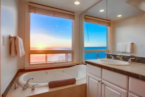 Bath - 510 Neptune, Encinitas, CA 92024 photo 1 of 4