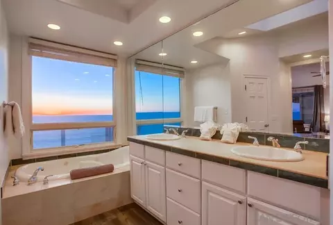 Bath - 510 Neptune, Encinitas, CA 92024 photo 2 of 4