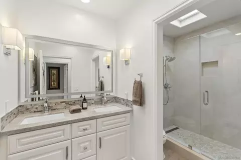Bath - 506 S Pacific St, Oceanside, CA 92054 photo 5 of 5