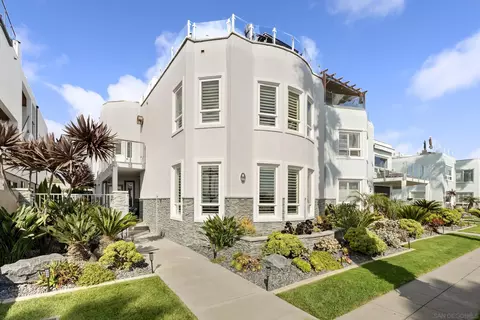 Exterior - 506 S Pacific St, Oceanside, CA 92054 photo 1 of 2