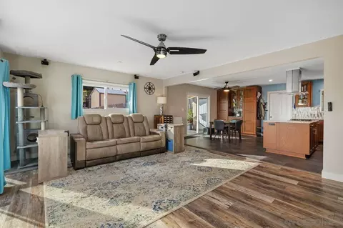 9545 Chestnut St, Spring Valley, CA 91977 photo 7