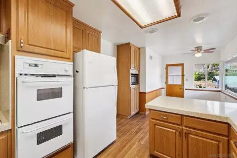 Kitchen - 9070 Paradise Park Dr, Lakeside, CA 92040 photo 3 of 4