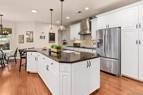 Kitchen - 28373 Cavalier Ct, Escondido, CA 92026 photo 3 of 4