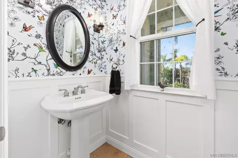 Bath - 28373 Cavalier Ct, Escondido, CA 92026 photo 1 of 5