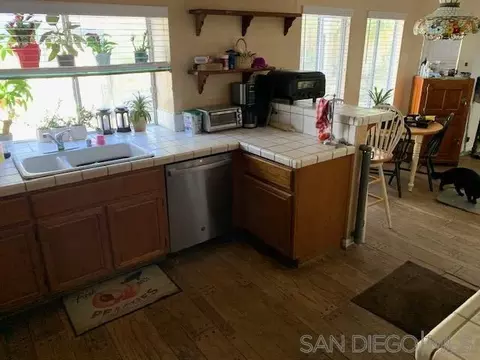 Kitchen - 43982 Highlander Dr, Temecula, CA 92592 photo 1 of 2