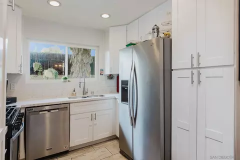 Kitchen - 10214 Michala Pl, Santee, CA 92071 photo 2 of 3