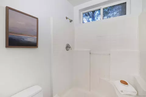 Bath - 9118 Sesi Ln, Lakeside, CA 92040 photo 2 of 3