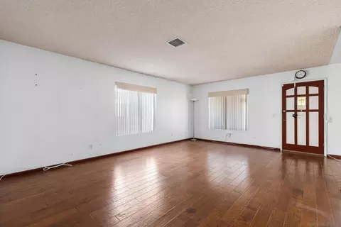 Living - 538 Paraiso Ave, Spring Valley, CA 91977 photo 2 of 3