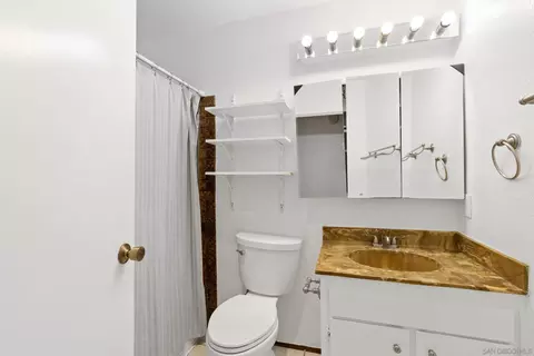 Bath - 538 Paraiso Ave, Spring Valley, CA 91977 photo 1 of 2