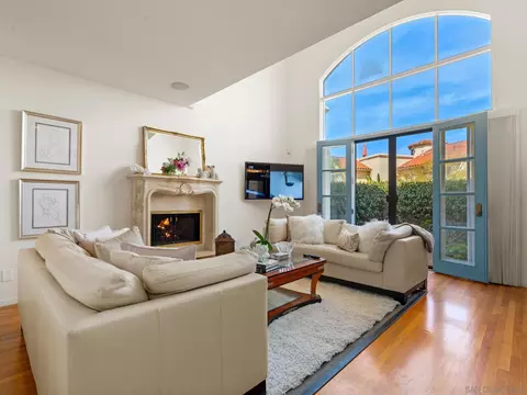 7337 Draper Ave, La Jolla, CA 92037