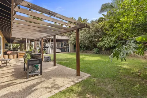 Exterior - 489 La Costa Ave, Encinitas, CA 92024 photo 4 of 11