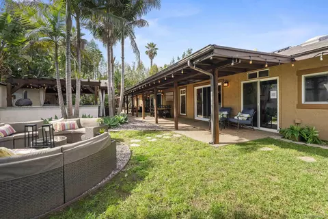 Exterior - 489 La Costa Ave, Encinitas, CA 92024 photo 6 of 11