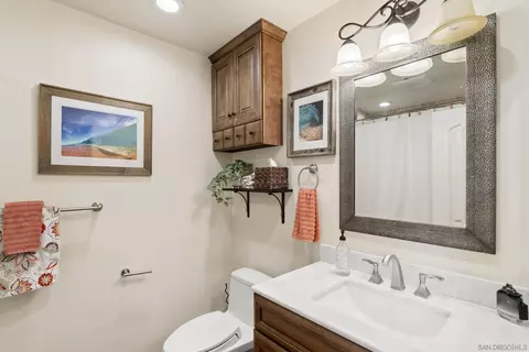Bath - 489 La Costa Ave, Encinitas, CA 92024 photo 2 of 7