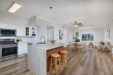 12374 Carmel Country Rd #208, San Diego, CA 92130
