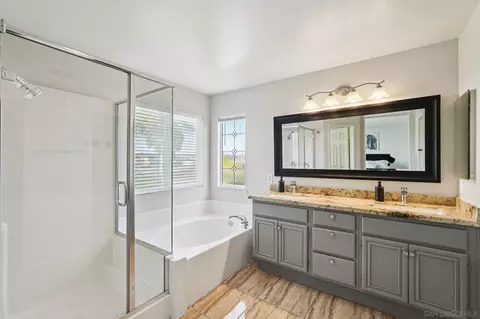 Bath - 32666 Clearvail Dr, Temecula, CA 92592 photo 2 of 2