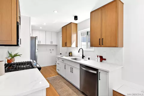 Kitchen - 156 Francesca Dr, Oceanside, CA 92057 photo 2 of 4