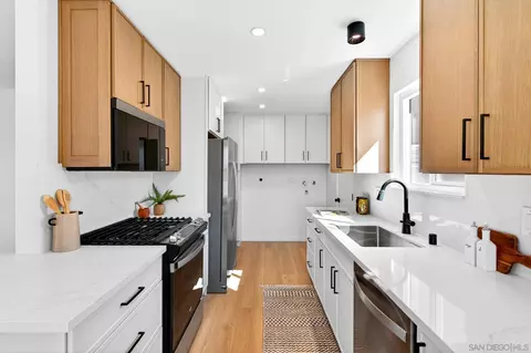 Kitchen - 156 Francesca Dr, Oceanside, CA 92057 photo 4 of 4
