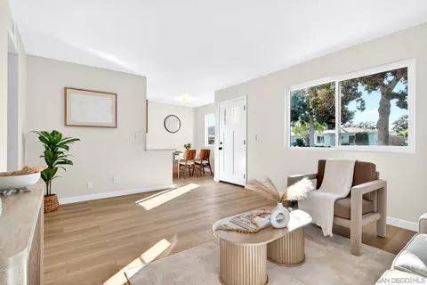 Living - 156 Francesca Dr, Oceanside, CA 92057 photo 2 of 3
