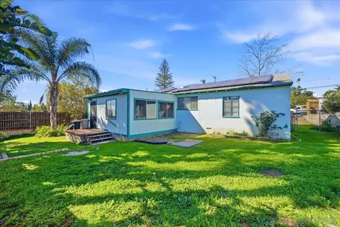 Exterior - 214 Summit Ave, Fallbrook, CA 92028 photo 2 of 9