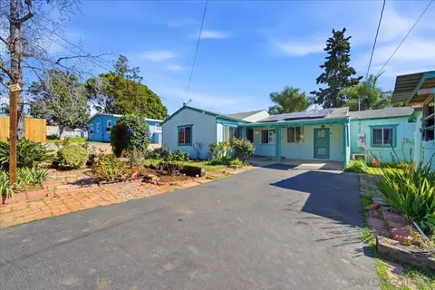 Exterior - 214 Summit Ave, Fallbrook, CA 92028 photo 4 of 9