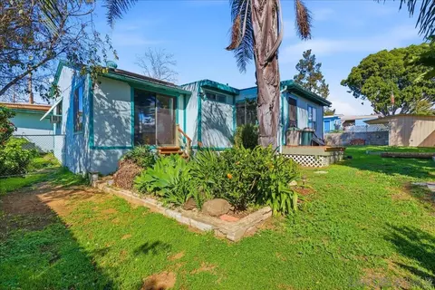 Exterior - 214 Summit Ave, Fallbrook, CA 92028 photo 9 of 9