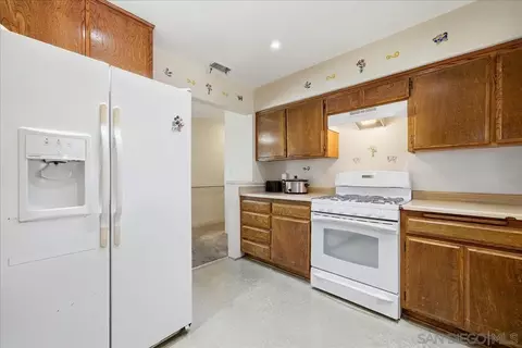 Kitchen - 214 Summit Ave, Fallbrook, CA 92028 photo 1 of 3