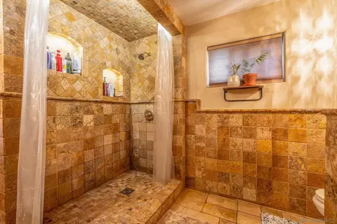 Bath - 175 Maple Ave #4, Carlsbad, CA 92008 photo 1 of 6
