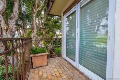 Exterior - 175 Maple Ave #4, Carlsbad, CA 92008 photo 6 of 14