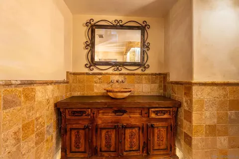Bath - 175 Maple Ave #4, Carlsbad, CA 92008 photo 5 of 6